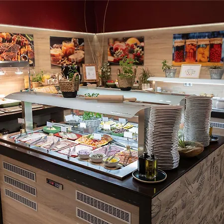 Novotel Hotell 4*