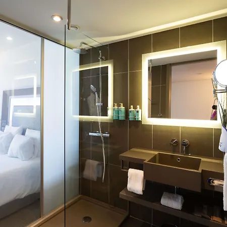 Novotel Hotell 4*